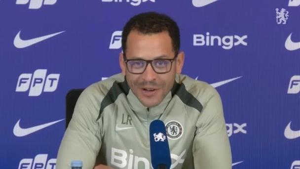 罗塞尼尔:我才带队打了10场英超,处境没那么糟糕 罗塞尼尔:我才带队打了10场英超,处境没那么糟糕