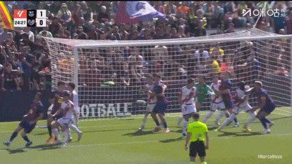 【西甲】阿劳霍建功门将全场最佳 巴萨1比0险胜 【西甲】阿劳霍建功门将全场最佳 巴萨1比0险胜