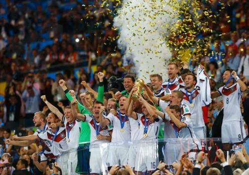 托纳利勇敢的心！意大利重回世界杯还差最后一关