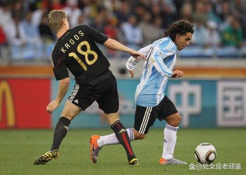 十字韧带撕裂，身高1米9的阿根廷中锋无缘世界杯